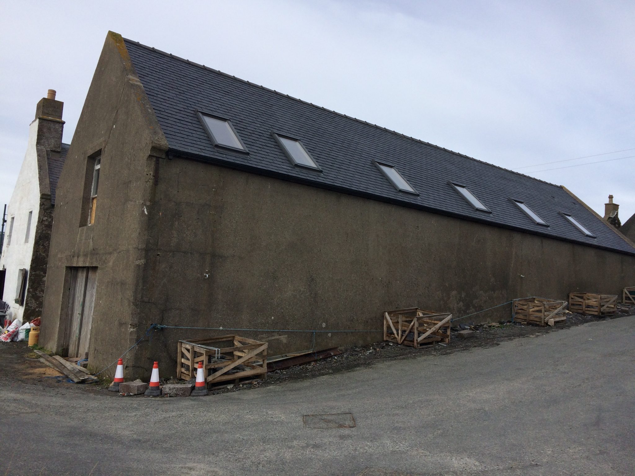 The shed is progressing well – New roof! And the chipboard flooring is down and the reclaimed flooring and posts to arrive anytime. Next job is to finish repairing external and internal cracks then build the internal frame that the insulation will sit in. That will include the internal partition walls too.